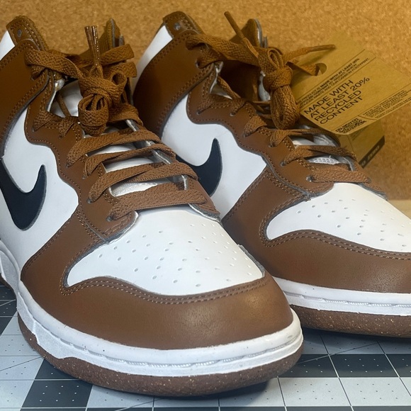 Nike DUNKS W
'next nature 
BRAND NEW - Picture 9 of 12